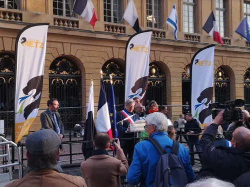 Hommage à Dominique Bernard : 300 personnes réunies ce lundi à Metz