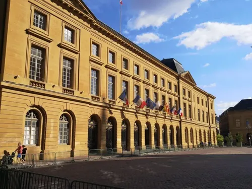 Lorraine : plusieurs rassemblements de soutien aux élus victimes de...