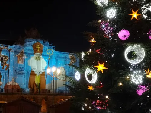 Pont-à-Mousson : Et si vous alliez décorer le sapin de la place...