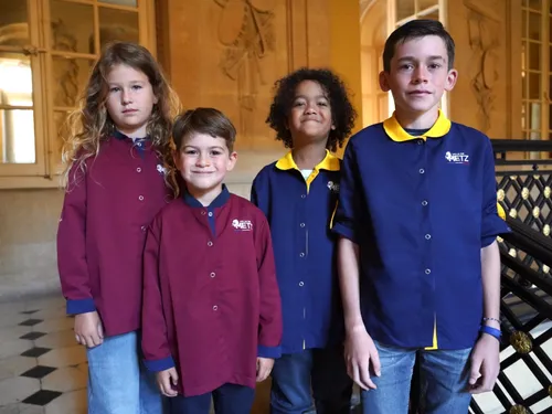 Photos : découvrez les uniformes des écoliers messins
