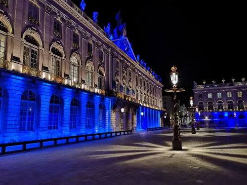 La place Stanislas de Nancy en bleu pour ce début d’année