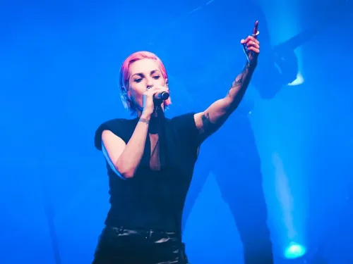 Muse D!RECT Live : L’interview de Jennifer Ayache (SUPERBUS)