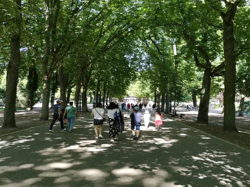 Bon plan sympa en lorraine : la brocante du parc Sainte-Marie...