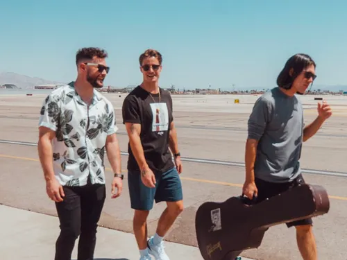 "WOKE UP IN LOVE", Kygo, Gryffin, Calum Scott 