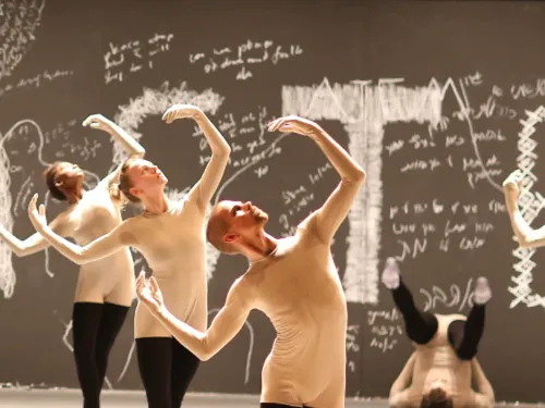 Naharin’s Virus - Ohad Naharin · The Batsheva Ensemble à la...