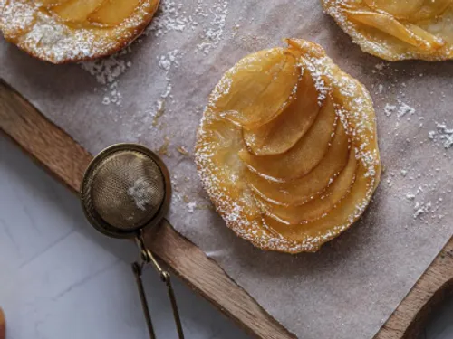 Tarte tatin aux pommes et à la confiture d’asperges