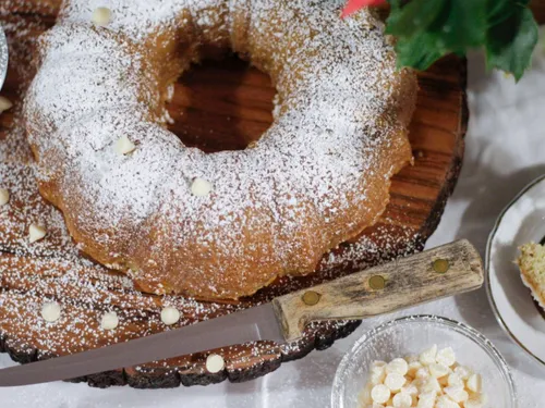 Gâteau aux amandes, citron, et chocolat blanc (Torta Caprese Bianca)