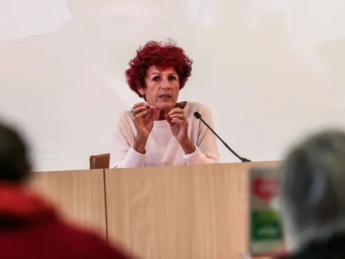 17 octobre : Catherine Hervieu condamne « avec la plus grande...