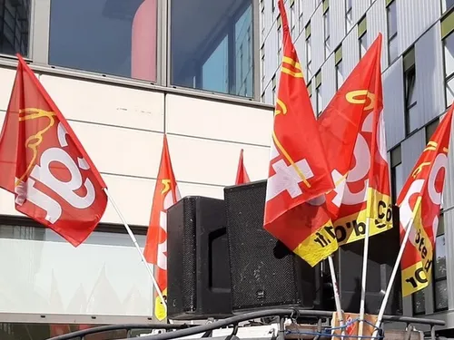 Une manifestation ce mardi devant le magasin IKEA de Dijon 