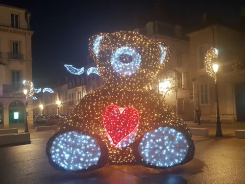 Nathalie KOENDERS ET Nadjoua BELHADEF lancent Les illuminations et...