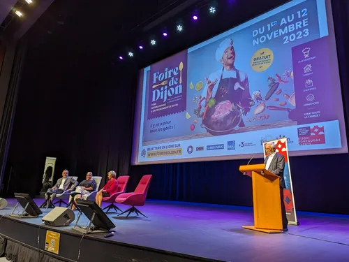 François Rebsamen : « Nous aurons des vins étiquetés Dijon à la...