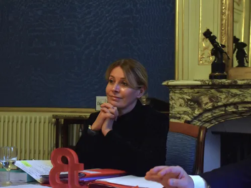 Partez à la rencontre de la maire de Dijon Nathalie Koenders en...