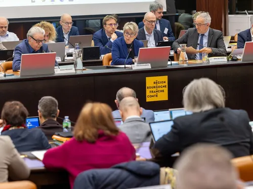 Un budget de près de 2 milliards d’euros pour la région 