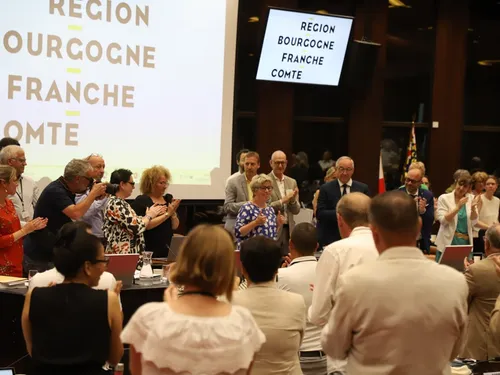 Marie-Guite Dufay préside sa dernière assemblée 