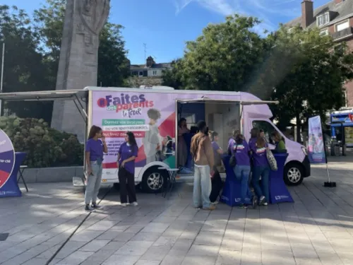 Dijon : une des rares villes en France où le bus #FaitesDesParents...