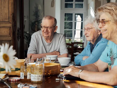 L’association « Les Petits Frères des Pauvres » organise un repas...