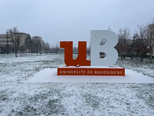 L'Université Bourgogne Europe s'inquiète des décisions du ministre...