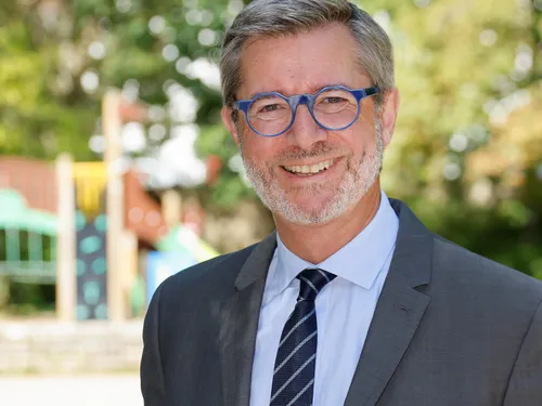 « Nathalie Koenders, la candidate de la gauche extrême » : Emmanuel...