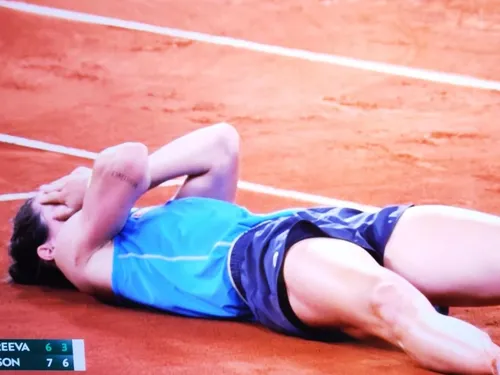 Loïs Boisson, héroïne de Roland-Garros : la Dijonnaise renverse...