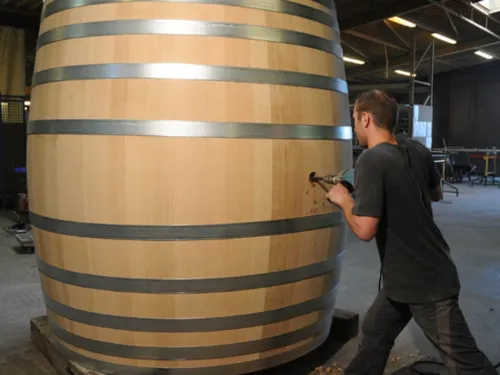 À Beaune et en Côte-d’Or, les tonneliers ouvrent leurs portes aux...