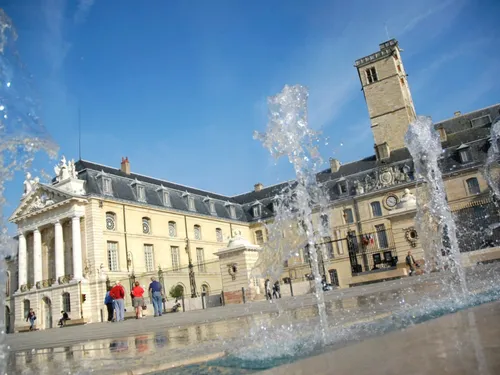 Dijon : enquêtez en plein cœur de la ville pendant les vacances de...
