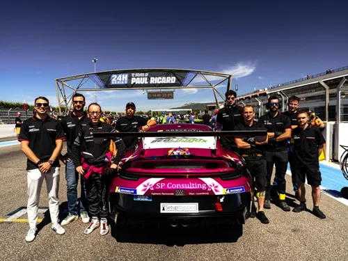 Le Dijonnais Tim Mérieux réussit ses débuts en Porsche Cup lors des...