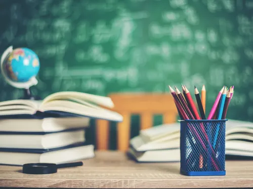 6000 kits de fournitures scolaires gratuits distribués pour la...