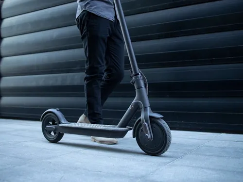 Le port du casque devient obligatoire sur les trottinettes...