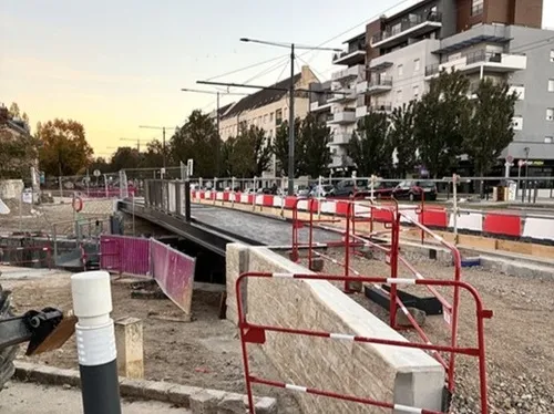 À Dijon, l’avenue Jean Jaurès se dote d’une nouvelle passerelle...