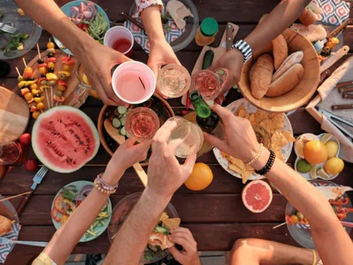 « BISCROCAMP », un concept de halles gourmandes itinérantes 