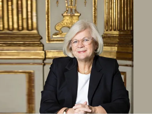 La ministre Catherine Vautrin en déplacement à Beaune