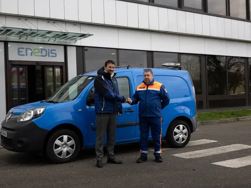 Enedis offre un véhicule électrique à la protection civile de Côte...
