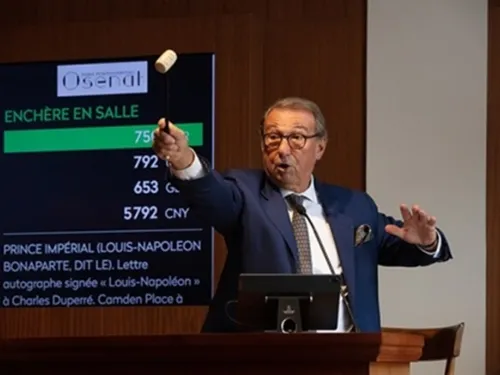 Découvrez l’ambiance d’une vente aux enchères 