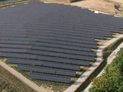 Total Energies et Altergie inaugurent leur centrale solaire à...