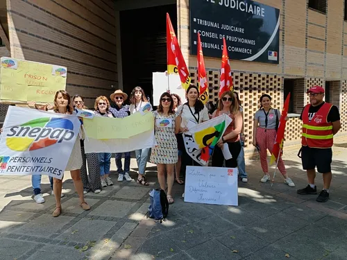 Les agents des services pénitentiaires ont manifesté à Dijon 