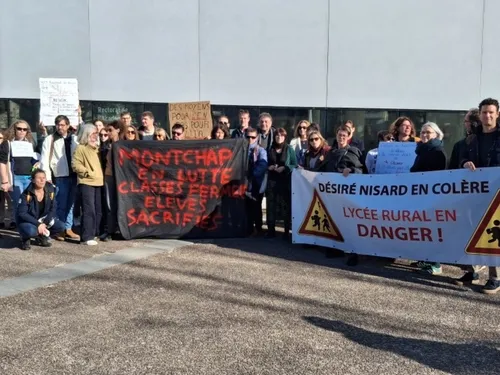 Les professeurs du lycée Montchapet maintiennent la pression 