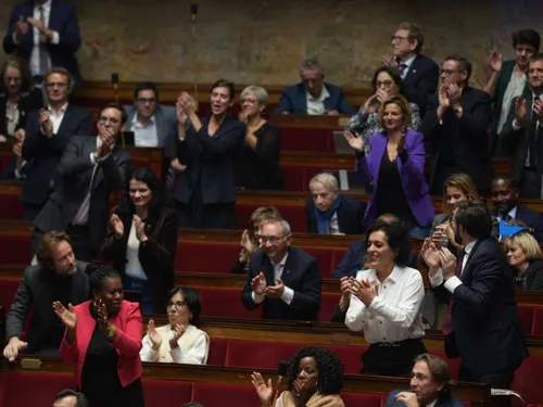 Océane Godard salue l’adoption de six lois sociales à l’Assemblée...