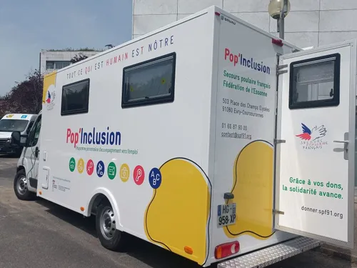 Le secours populaire de l’Essonne lance son tout premier camion...