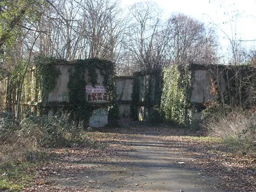 La ville de Fontainebleau a trouvé un site pour accueillir les gens...