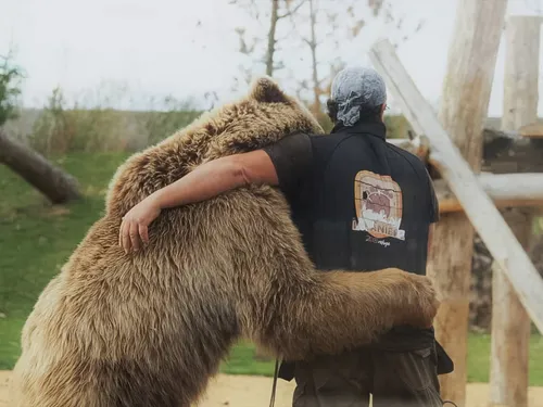 La Tanière ouvre son zoo-refuge jusqu’à la nuit