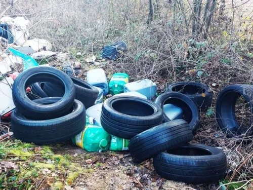 La lutte contre les dépôts sauvages reste « un enjeu majeur » en...