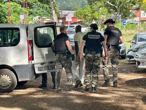 Mayotte : une évacuation de sans-papiers ne se passe pas comme prévu