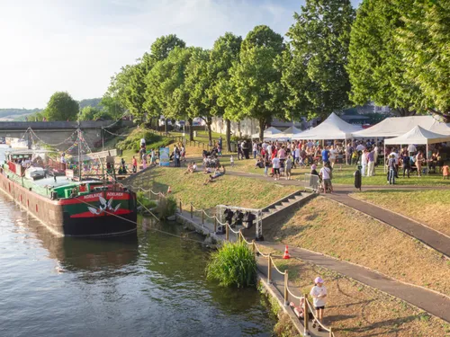 Une ville des Yvelines mise en lumière pour une décharge pendant le...