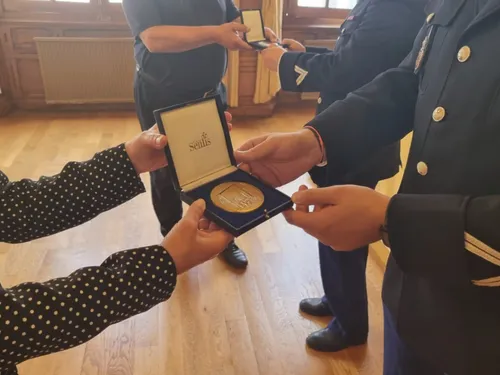 Des gendarmes héroïques décorés à Senlis