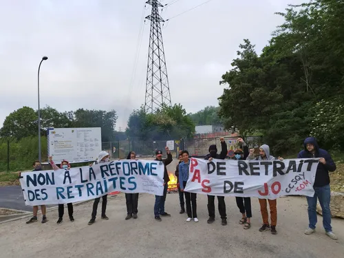 Elancourt : contre la réforme des retraites, ils bloquent un...