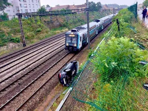 Brétigny-sur-Orge : un conducteur perd le contrôle de son véhicule...