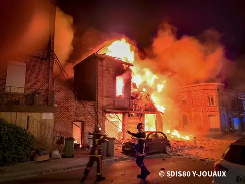 Impressionnant incendie à Amiens dans la nuit de samedi à dimanche