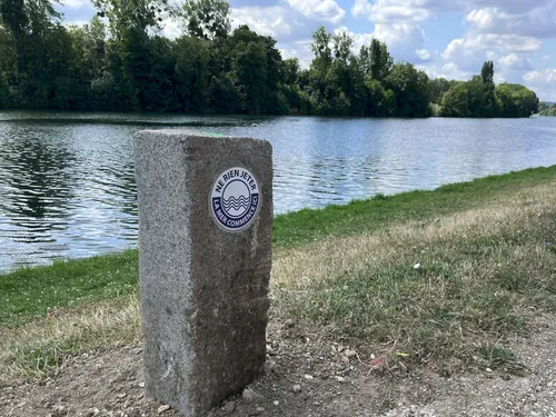 Carrières-sur-Seine veut protéger la mer avec des macarons