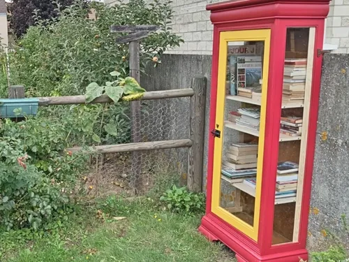Les livres prennent l'air à Flins-sur-Seine 