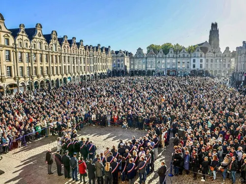 Arras : 5.000 personnes réunies dimanche pour rendre hommage à...